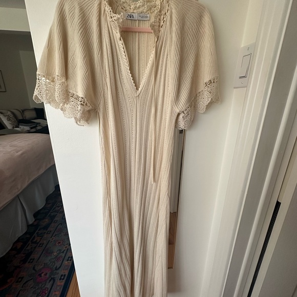 ZARA CREAM DRESS SMALL - Picture 2 of 5